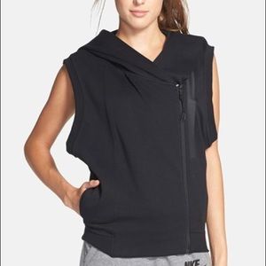 Like new never worn! Nike tech fleece vest